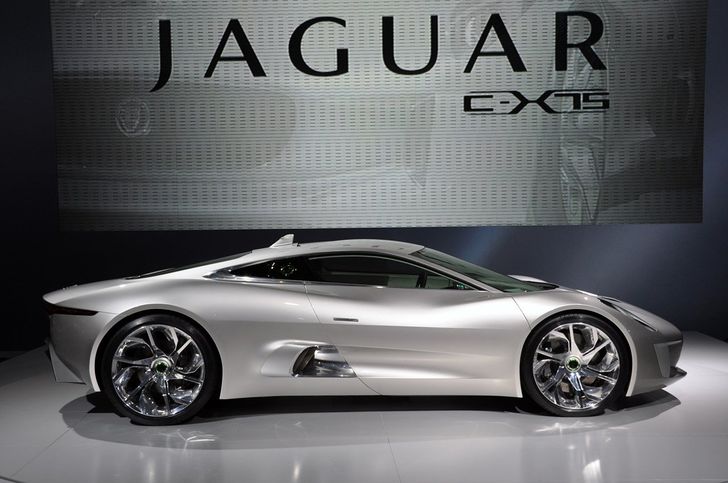 Jaguar C-X75 — вид сбоку