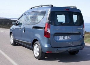 Dacia Dokker — вид сзади