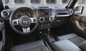 2012 Jeep Wrangler Freedom edition — интерьер