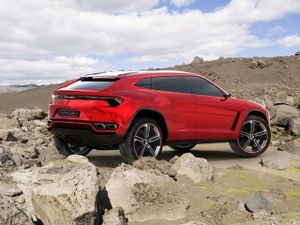 2012 Lamborghini Urus Concept — вид сзади