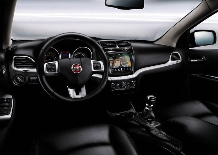 2012 Fiat Freemont — панель приборов