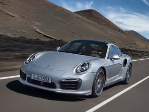 Для нового Porsche 911 Turbo не будет предусмотрена механическая трансмиссия Для нового Porsche 911 Turbo не будет предусмотрена механическая трансмиссия