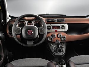 2015 Fiat Panda Cross — интерьер 2015 Fiat Panda Cross — интерьер