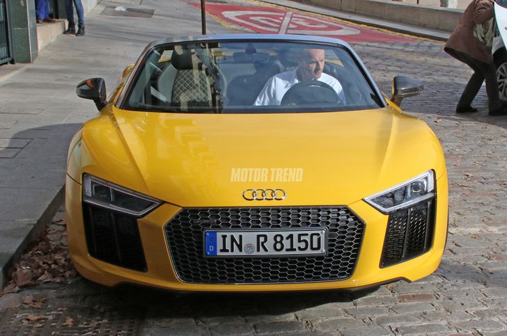 В Сети появились фотографии нового 2017 Audi R8 Spyder без камуфляжа В Сети появились фотографии нового 2017 Audi R8 Spyder без камуфляжа