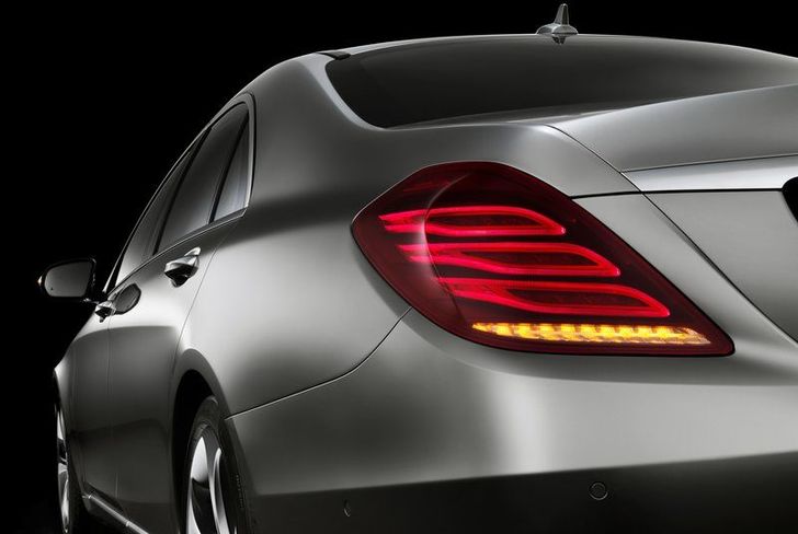 В апреле дебютирует обновленный флагман Mercedes-Benz S-Class В апреле дебютирует обновленный флагман Mercedes-Benz S-Class