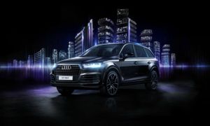 Audi привезла в Россию эксклюзивную серию кроссовера Q7 Audi привезла в Россию эксклюзивную серию кроссовера Q7