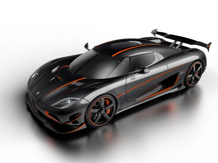 Самый быстрый автомобиль Koenigsegg Agera RS установил новый рекорд Самый быстрый автомобиль Koenigsegg Agera RS установил новый рекорд