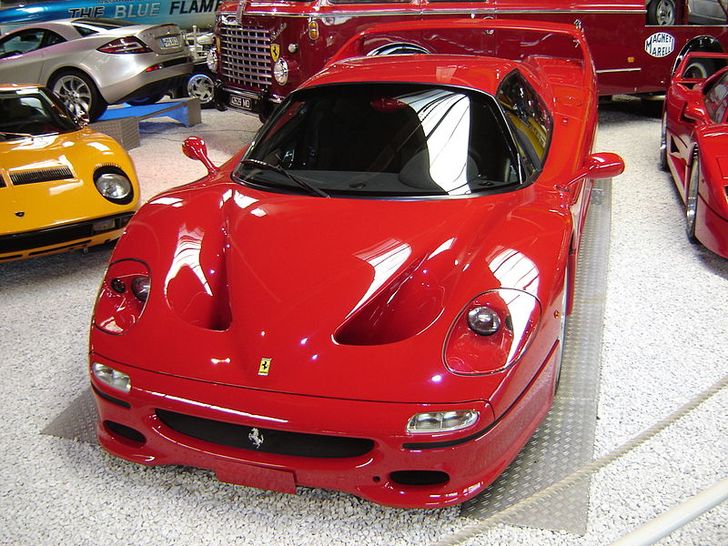 Первый экземпляр спорткара Ferrari F50 выставили на продажу Первый экземпляр спорткара Ferrari F50 выставили на продажу