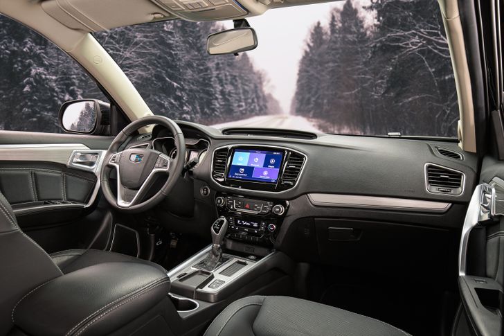 Салон обновленного Geely Emgrand X7 Салон обновленного Geely Emgrand X7