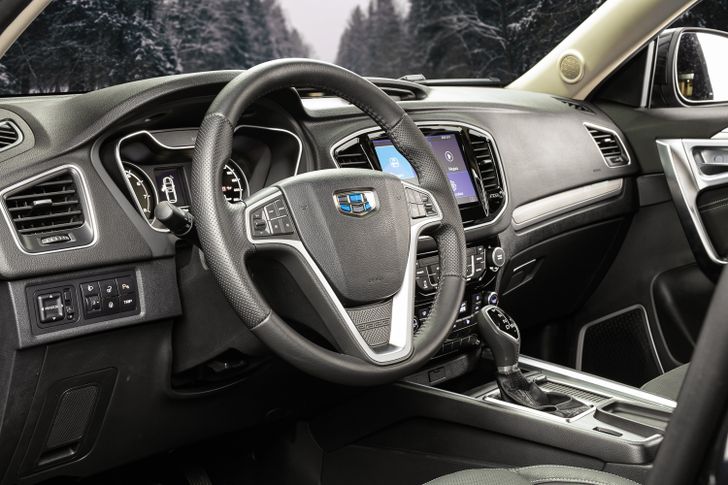 Салон обновленного Geely Emgrand X7 Салон обновленного Geely Emgrand X7