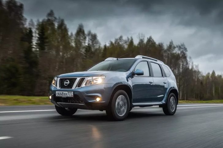 Nissan Terrano получил приложения Apple CarPlay и Android Auto
