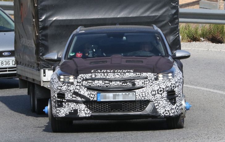 Гибридный KIA XCeed Гибридный KIA XCeed