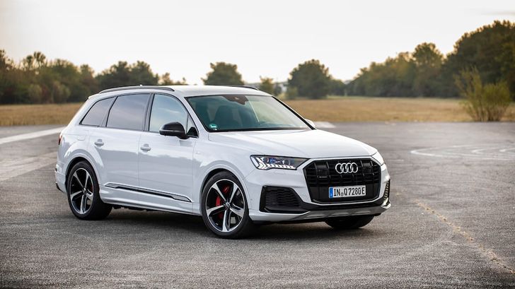 Audi представил гибридный кроссовер Audi Q7 TFSI e quattro Audi представил гибридный кроссовер Audi Q7 TFSI e quattro