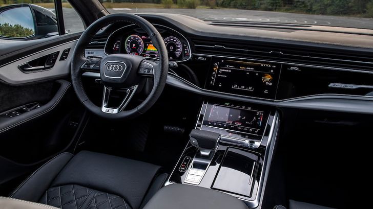 Интерьер Audi Q7 TFSI e quattro Интерьер Audi Q7 TFSI e quattro