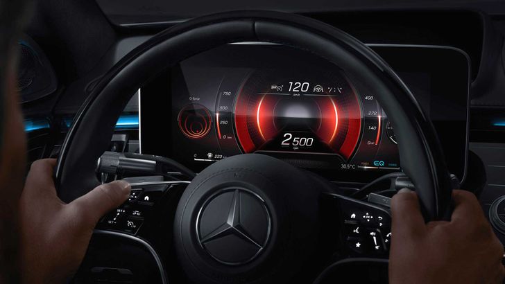 Приборная панель в новом S-Class W223 Приборная панель в новом S-Class W223