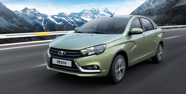 Появились первые снимки салона обновленной модели LADA Vesta