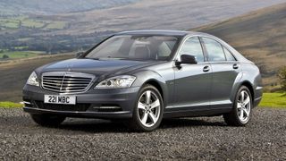 Mercedes-Benz S-Class W221