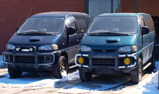 Праворульные Mitsubishi Delica