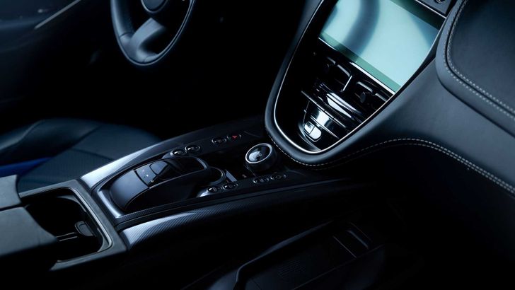Интерьер Aston Martin DBX707 Интерьер Aston Martin DBX707