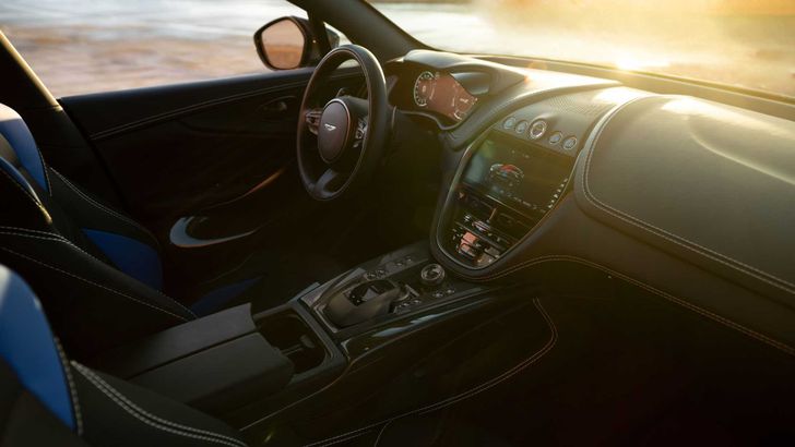 Интерьер Aston Martin DBX707 Интерьер Aston Martin DBX707