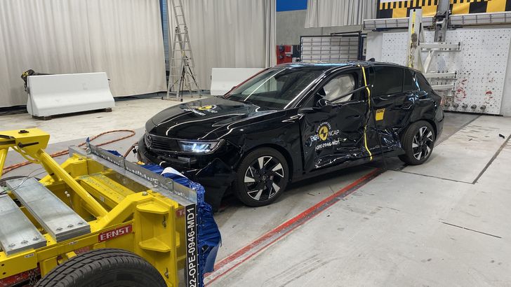 Краш-тест Opel Astra Краш-тест Opel Astra