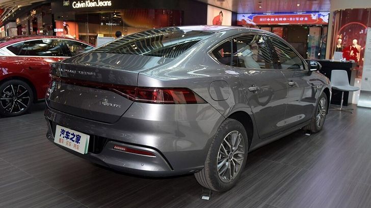 BYD Qin Plus DM-i BYD Qin Plus DM-i
