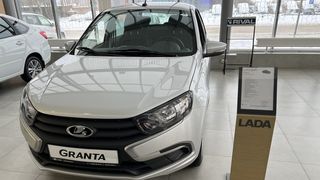 LADA Granta в автосалоне