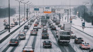 Автомобили в Москве зимой