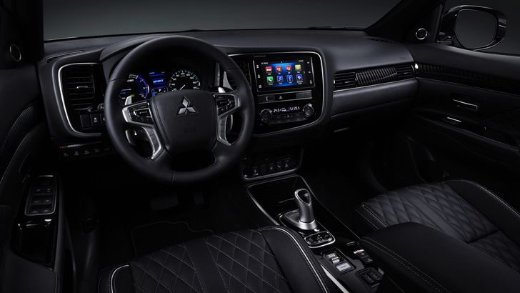 Интерьер Mitsubishi Outlander PHEV