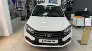 LADA Granta в автосалоне