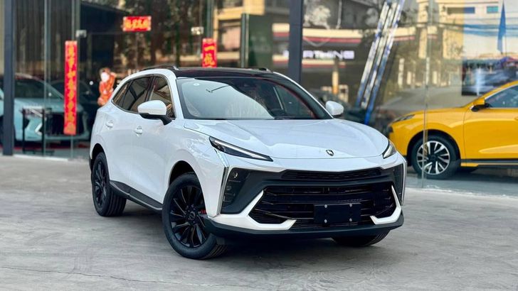Третий вариант внешности Forthing T5 Evo Третий вариант внешности Forthing T5 Evo