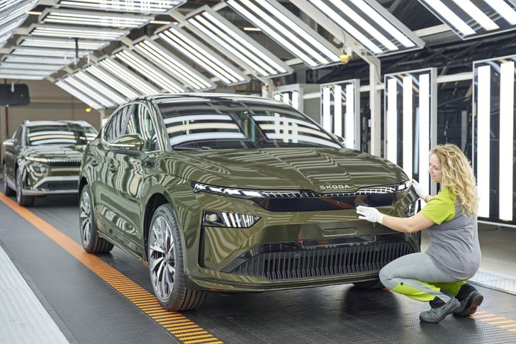 Официально: Skoda начала производство двух новых кроссоверов