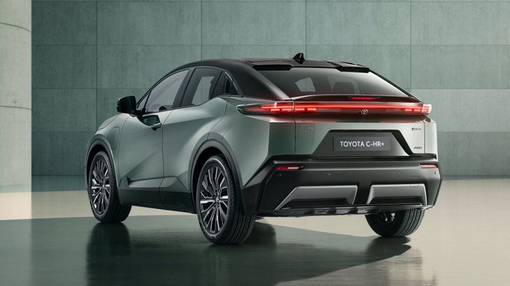 Toyota C-HR+