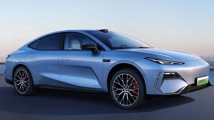 Обновился электрический седан Geely, которого нет в России. Цена приятно удивит Обновился электрический седан Geely, которого нет в России. Цена приятно удивит