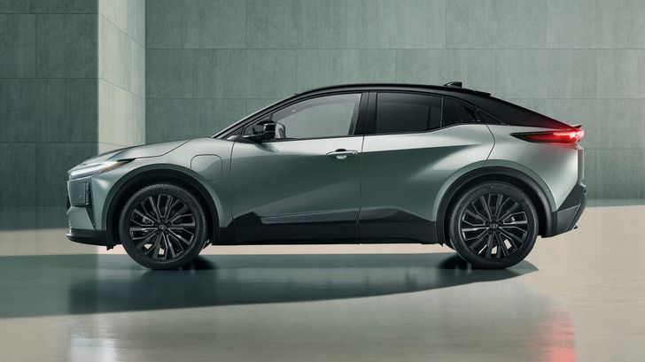 Toyota C-HR+