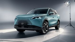 Omoda C7
