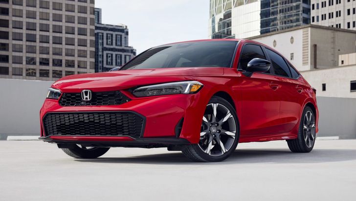 В Россию вернулась легендарная Honda, которая стоит дешевле «Москвича» В Россию вернулась легендарная Honda, которая стоит дешевле «Москвича»