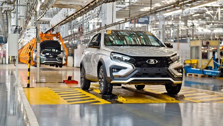 Недоступные кредиты и низкий спрос: АвтоВАЗ может перейти на сокращенный режим работы