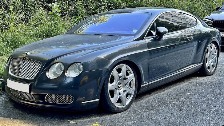 В России продают подержанный Bentley по цене «Лады». Почему он столько стоит В России продают подержанный Bentley по цене «Лады». Почему он столько стоит