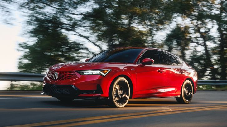 Обновленный лифтбек Acura Integra 2026 сняли на фото: новый обвес и три цвета Обновленный лифтбек Acura Integra 2026 сняли на фото: новый обвес и три цвета