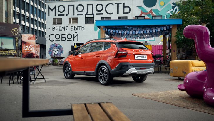 Рыжий кот стал звездой фотосессии Lada Iskra: кадры со съемок Рыжий кот стал звездой фотосессии Lada Iskra: кадры со съемок