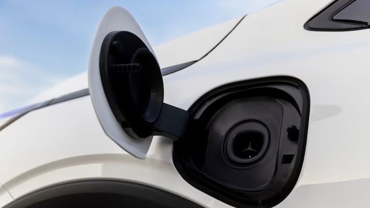 Тизер нового Chevrolet Bolt Тизер нового Chevrolet Bolt