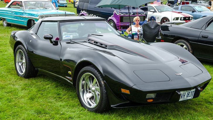 В России на продажу выставили редкий Chevrolet Corvette 1979 года