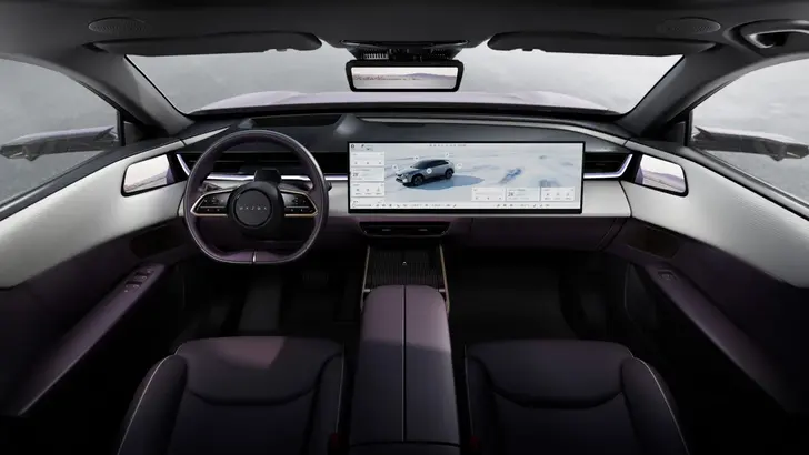 Интерьер Mazda EZ-60 Интерьер Mazda EZ-60