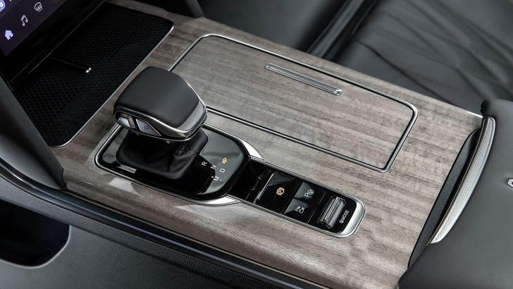 Интерьер Hongqi HS7 Интерьер Hongqi HS7