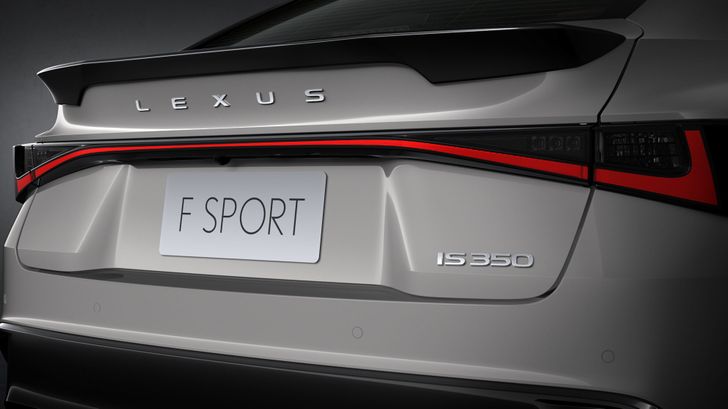 Lexus IS