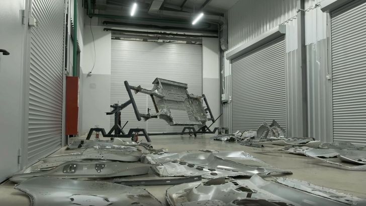 Детали кузова электромобиля «Атом» Детали кузова электромобиля «Атом»