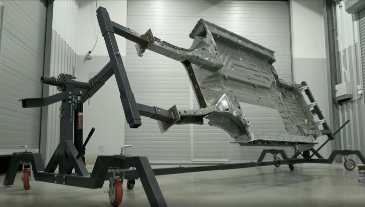 Детали кузова электромобиля «Атом» Детали кузова электромобиля «Атом»