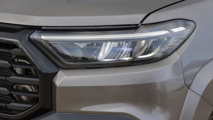 LED-фара LADA Niva Travel LED-фара LADA Niva Travel