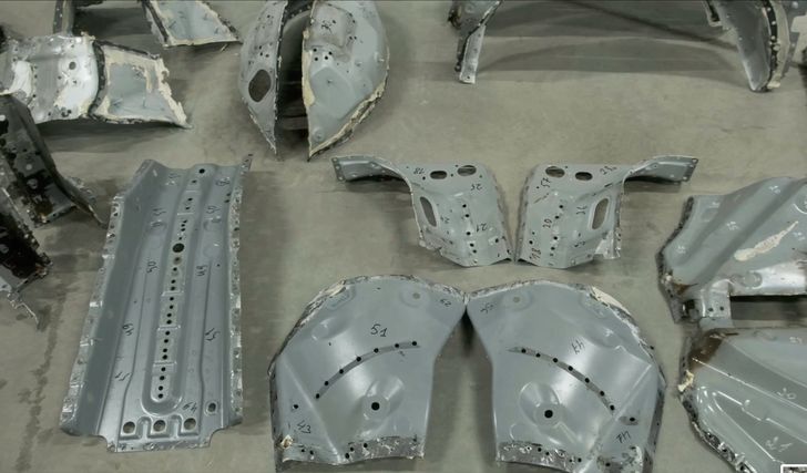 Детали кузова электромобиля «Атом» Детали кузова электромобиля «Атом»